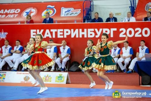
<p>                                Леонид Рапопорт поприветствовал участников первенства России по самбо в Екатеринбурге </p>
<p>                        